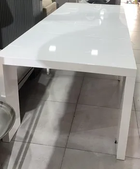 קונסולה נפתחת לפינת אוכל