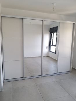 ארון הזזה 3.20 - 4 דלתות 2 מראות