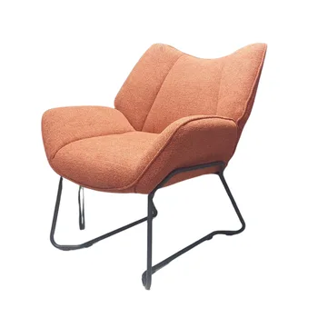 כורסה מרופדת עם רגל מתכת | דגם קליניק